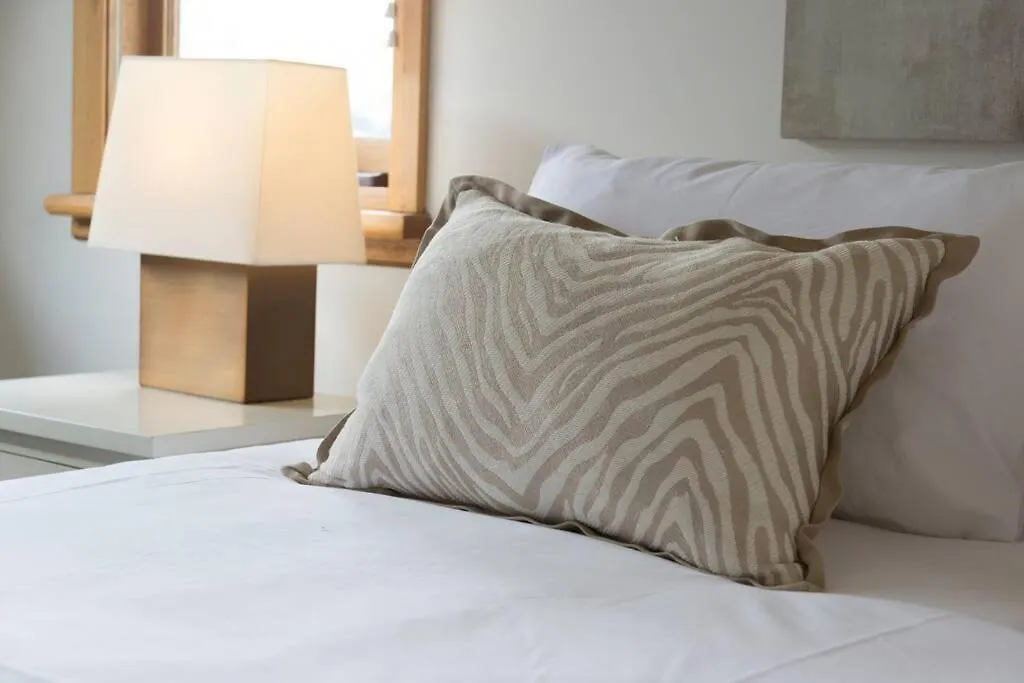 Best Location In Hobart! Luxury 4 Bedroom With Stunning Views Hobart