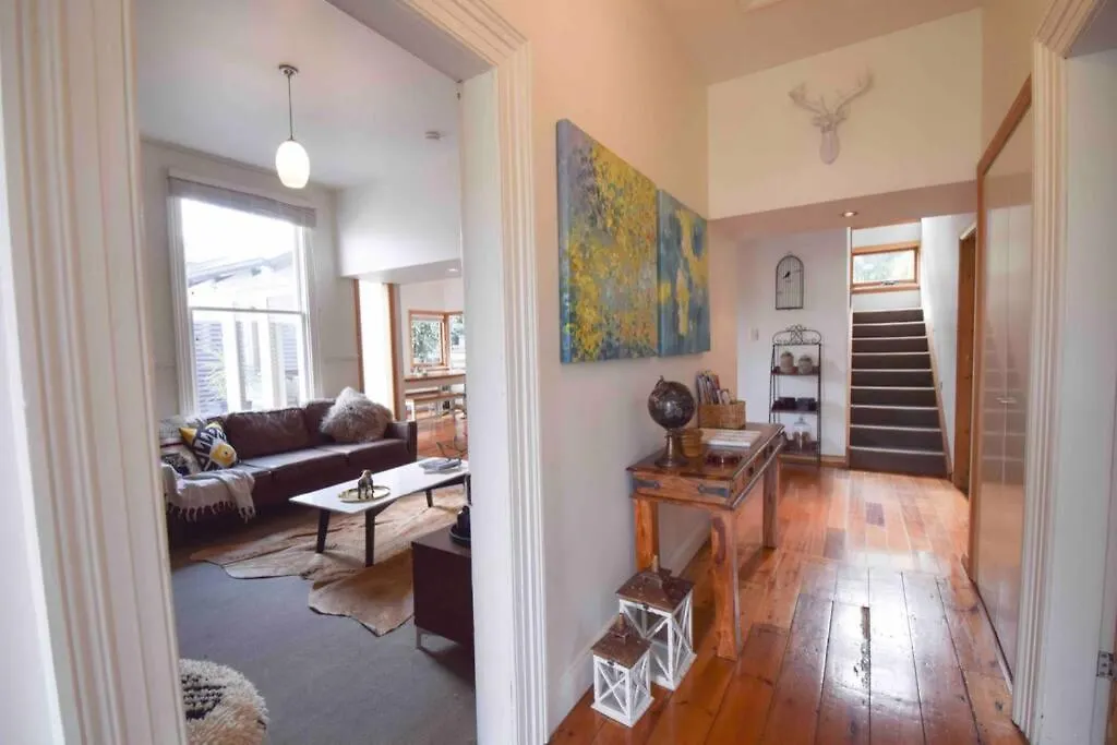 Best Location In Hobart! Luxury 4 Bedroom With Stunning Views 0*, Hobart