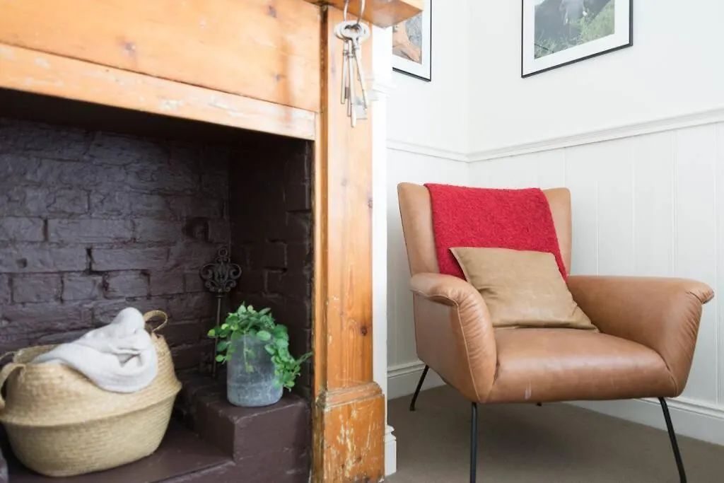 Holiday home Best Location In Hobart! Luxury 4 Bedroom With Stunning Views
