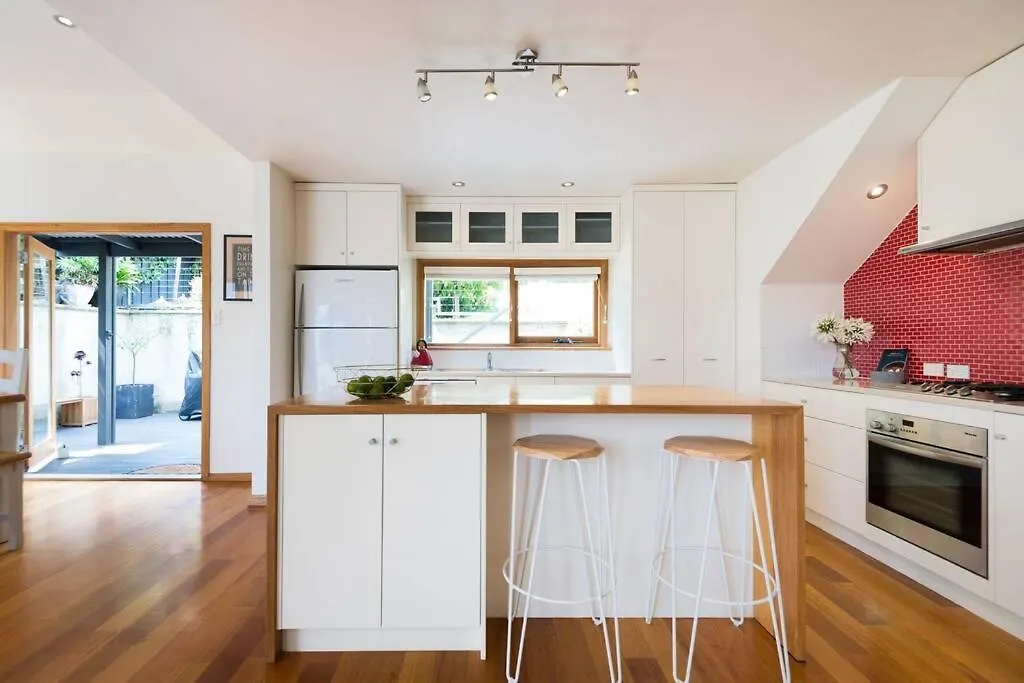Holiday home Best Location In Hobart! Luxury 4 Bedroom With Stunning Views