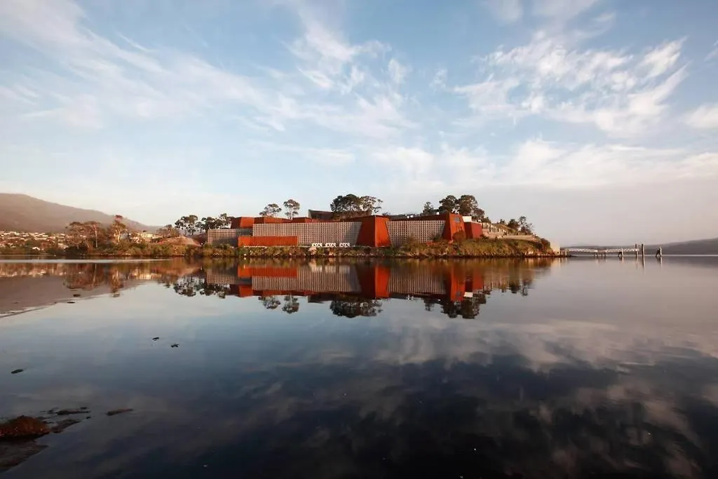 Best Location In Hobart! Luxury 4 Bedroom With Stunning Views 0*, Hobart Australia